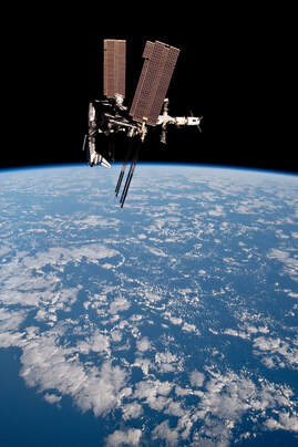 L'ISS et la navette spatiale Endeavour photographiées le 23 mai 2011