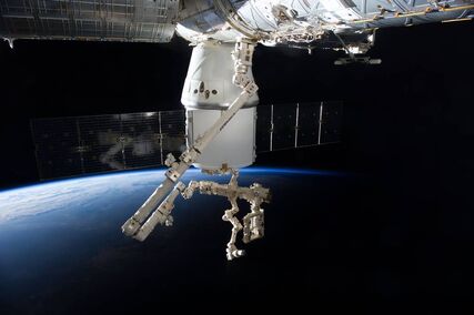 Photo de la capsule Dragon arrimée à l'ISS